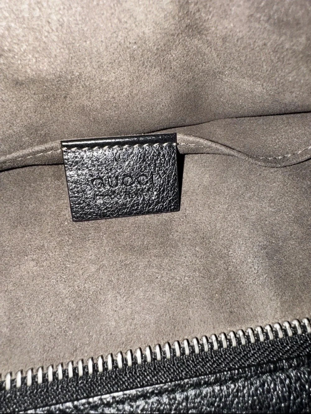 Gucci Black Leather Toiletry Pouch with Cream and Red Logo Stripe
